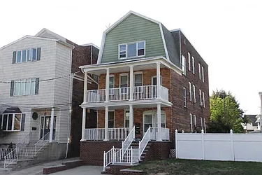 123-125 Newman Avenue