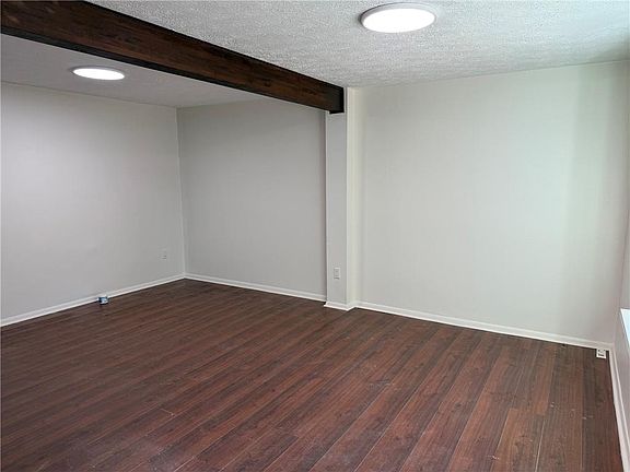 2nd image of 103 Hamilton Trce