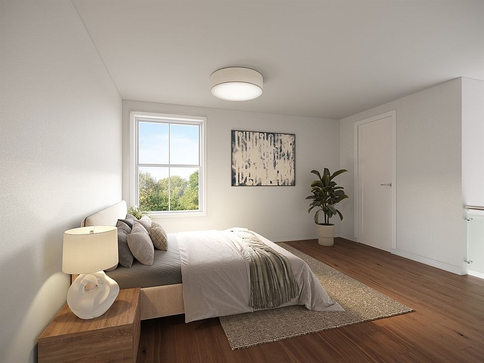 2nd image of 88 Maverick St Floor 1