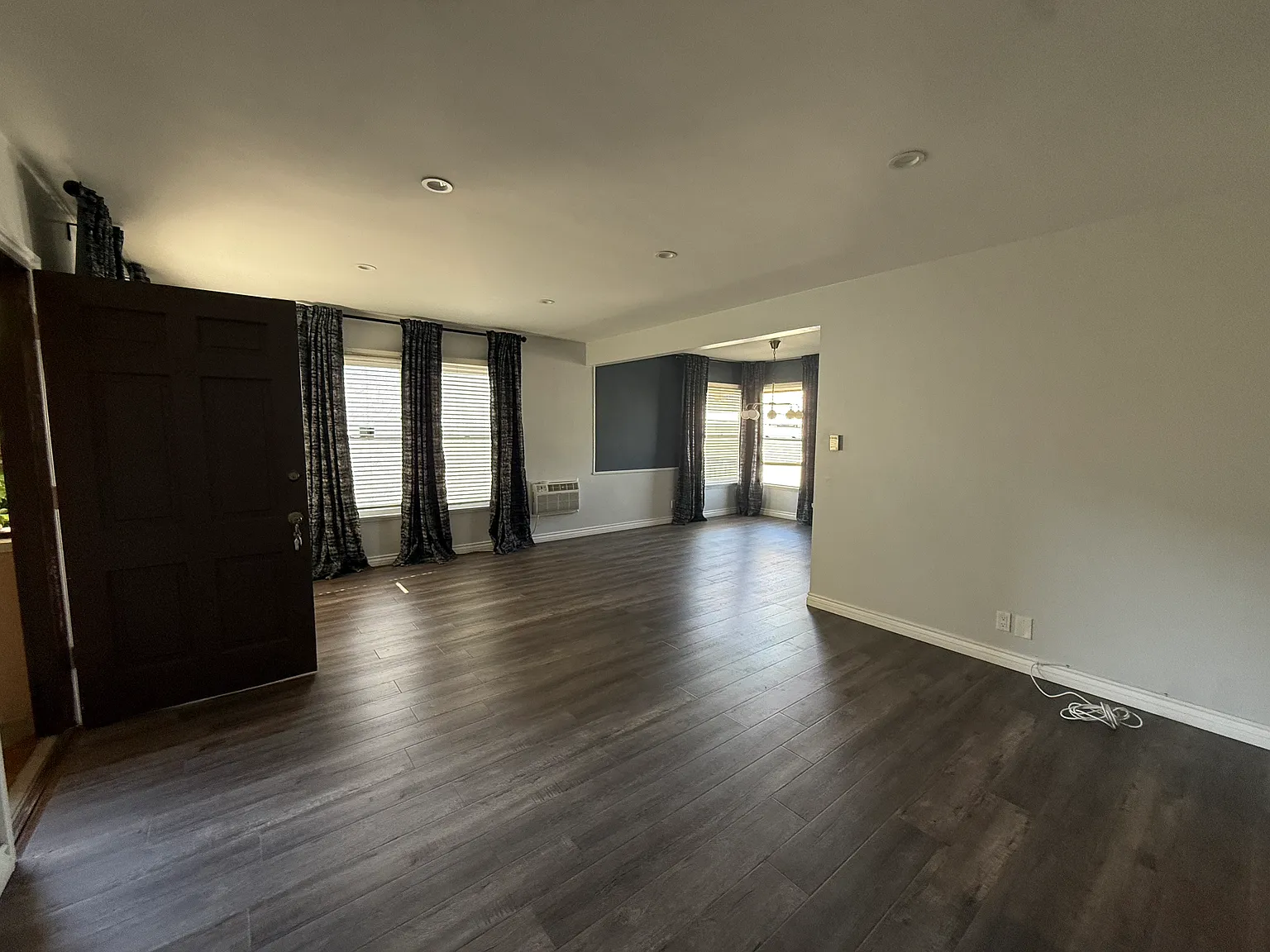 2 bed, 1200 sqft, $3,495 — Photo 2