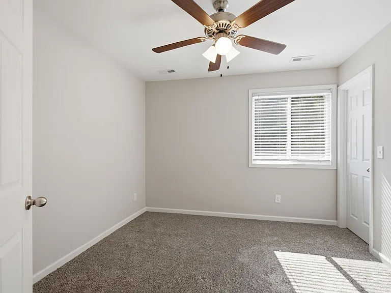 222 Cave St #B — Photo 15