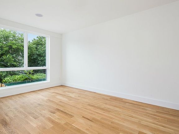 5th image of 27 Van Buren St #A
