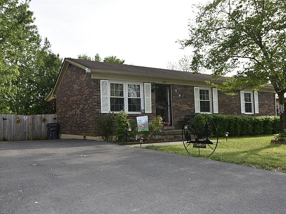 2nd image of 652 Cottonwood Dr