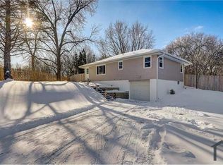 6859 Berkshire Ln N, Maple Grove, MN 55311