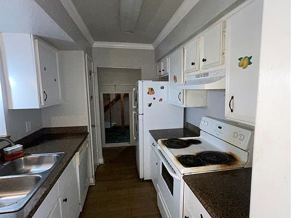 5th image of 9090 S Braeswood Blvd APT 5