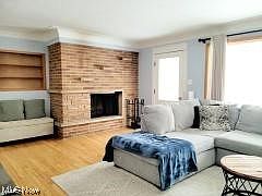 2nd image of 2521 Woodview Dr