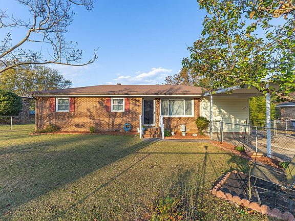 4th image of 3424 Westmont Dr