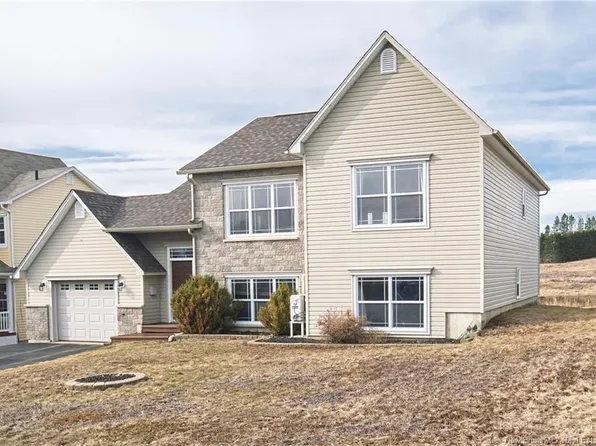 27 Hallihan Dr, Oromocto, NB E2V 0C2