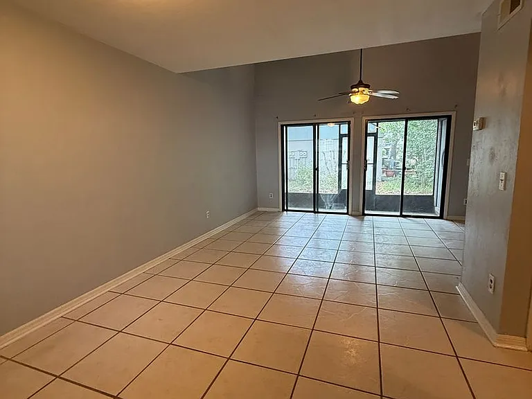 7200 SW 8th Ave #T128 — Photo 6