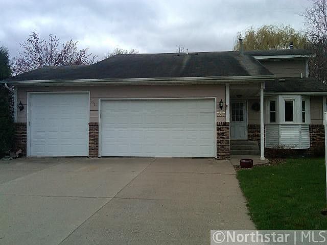 1st image of 787 Woodridge Dr S