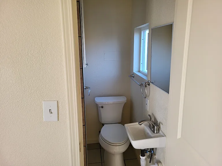 107 W White St — Photo 4