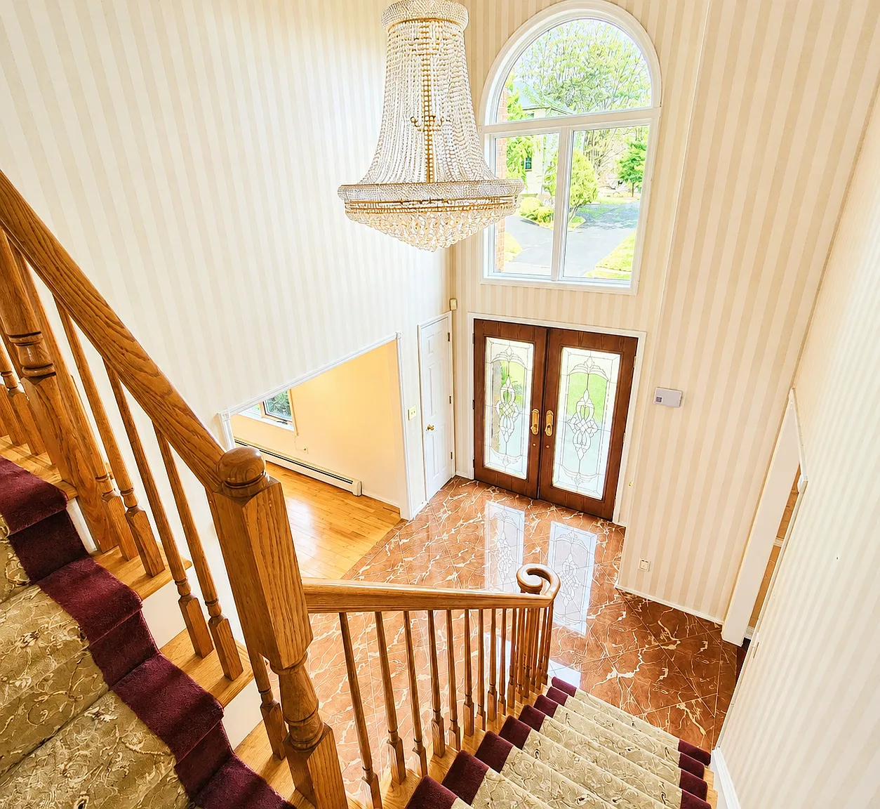5 bed, 3374 sqft, $6,000 — Photo 2