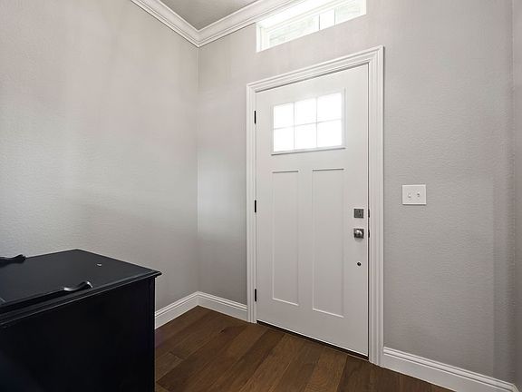 5th image of 1329 N Quincy Ave
