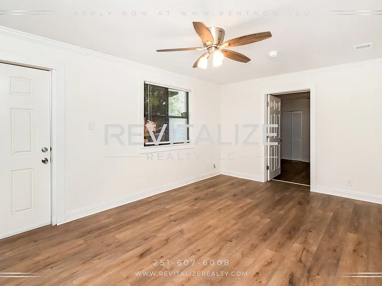 James Street Duplex — Photo 8