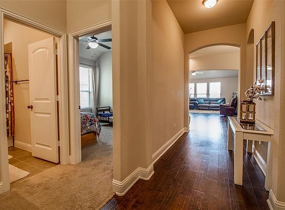 3rd image of 202 Colter Dr
