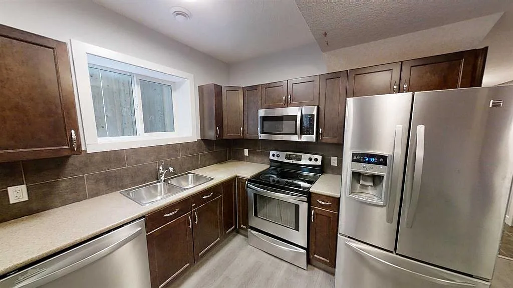 2 bed, 1.0 bath, 959 sqft, $1,600 — Photo 3