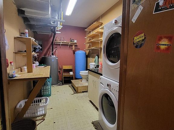 3rd image of 3 Thistle Hill Dr