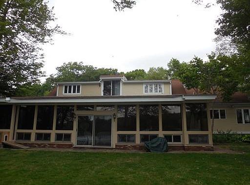 2nd image of 189 Lakeshore Dr