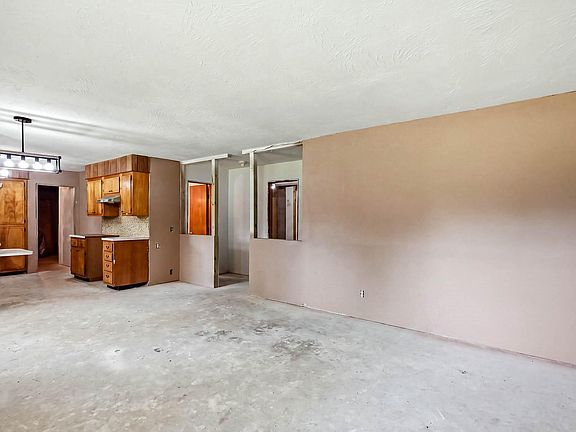 4th image of 2272 King Road