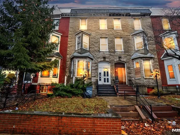 587 Dr Martin Luther, Newark, NJ 07104