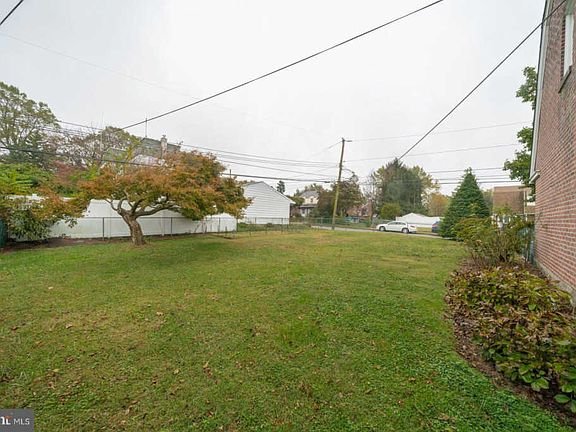 3rd image of 515 Montana Ave