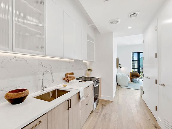 3rd image of 69 Adams St #24M