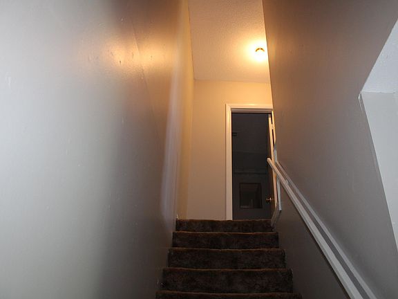5th image of 220 Fairlane St APT 4