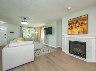 38 NE Sunrise Dr, Waukee, IA 50263