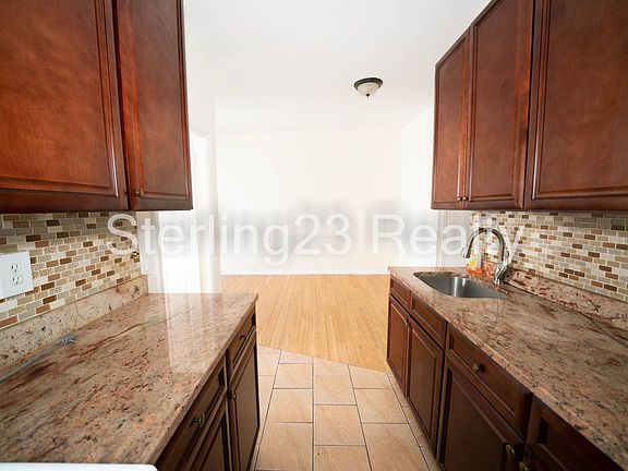 3rd image of 4307 34th Ave #2R