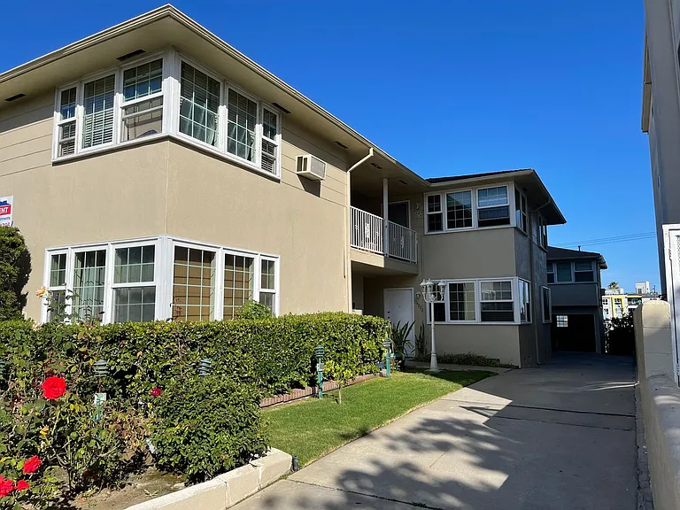 Eastborne Apartments — Photo 10