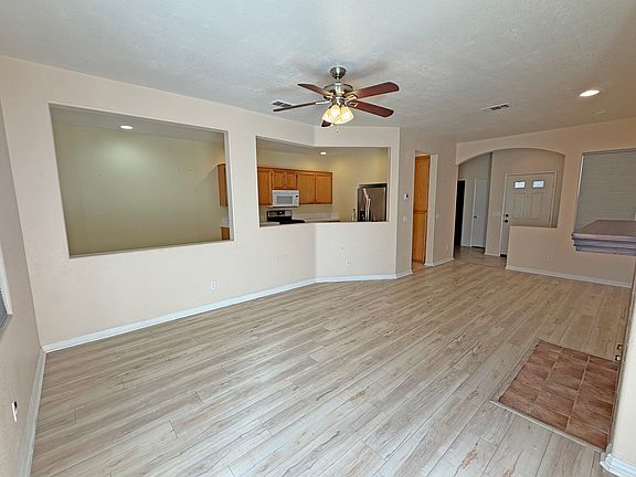 2nd image of 10705 Wexford St Unit 2