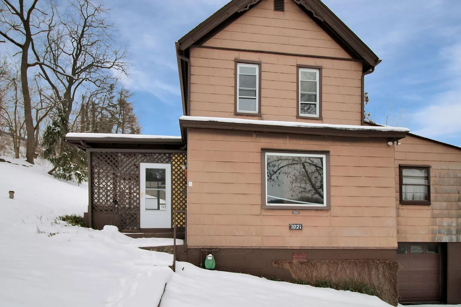 1021 Highland Ave photo 1