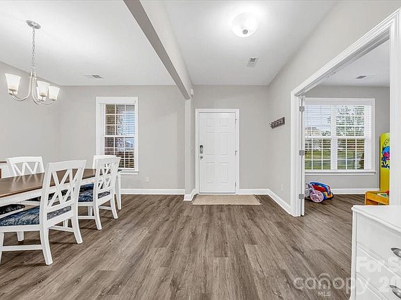 2nd image of 172 Caversham Dr