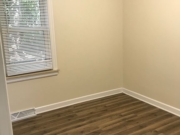 5th image of 610 Bagley Ave