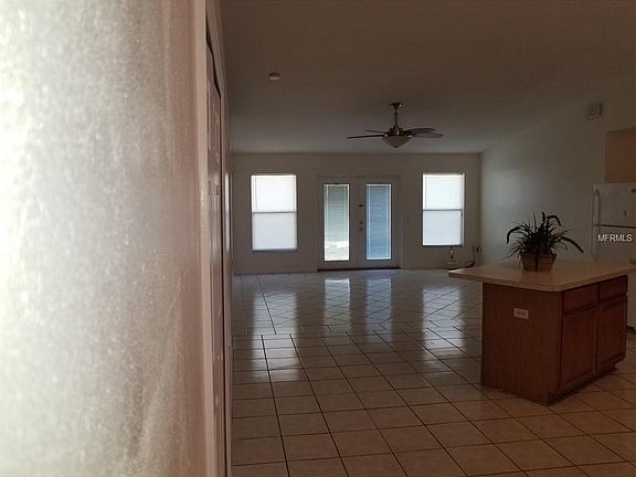 5th image of 642 McKinley Ct