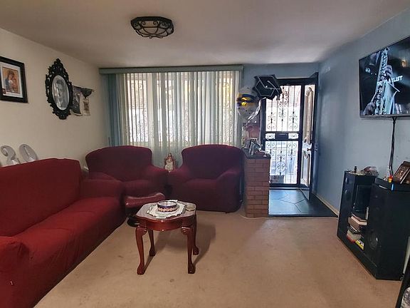 5th image of 2611 S Hutchinson St