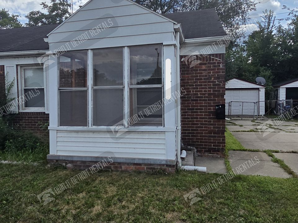 1st image of 20422 Moross Rd