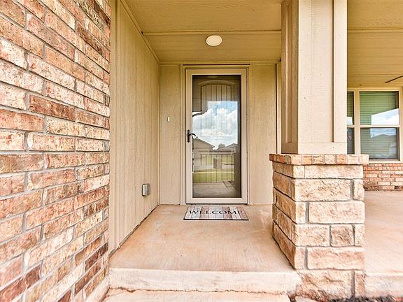 4th image of 1213 Laurel Creek Dr