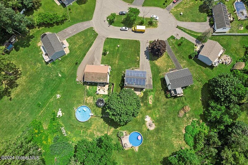 3rd image of 9 Andree Court