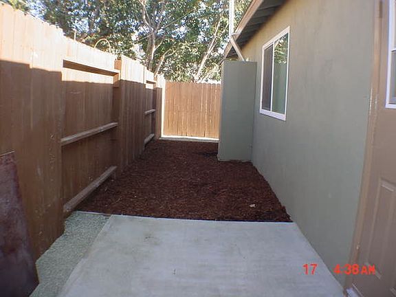 3rd image of 14004 Yukon Ave