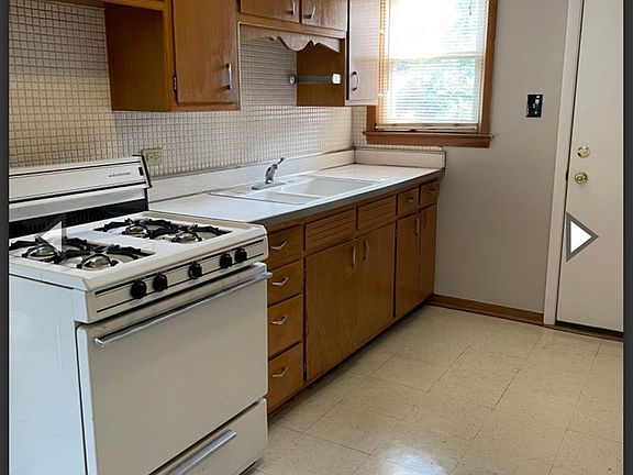 5th image of 3001-07 Emerson St #3005-2S