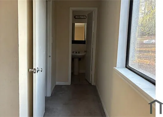 3253 Deshong Dr — Photo 10