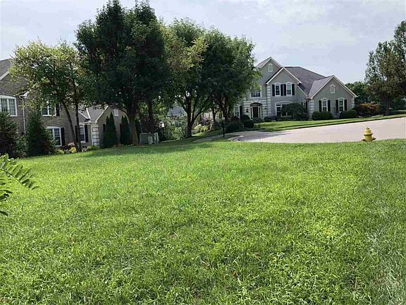 4th image of 1936 Peartree Ct