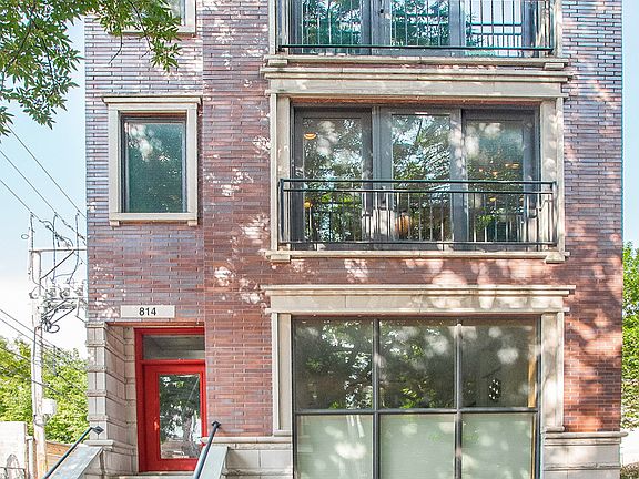 3rd image of 814 N Winchester Ave #2