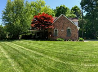 42135 Woodcreek Ln, Canton, MI 48188