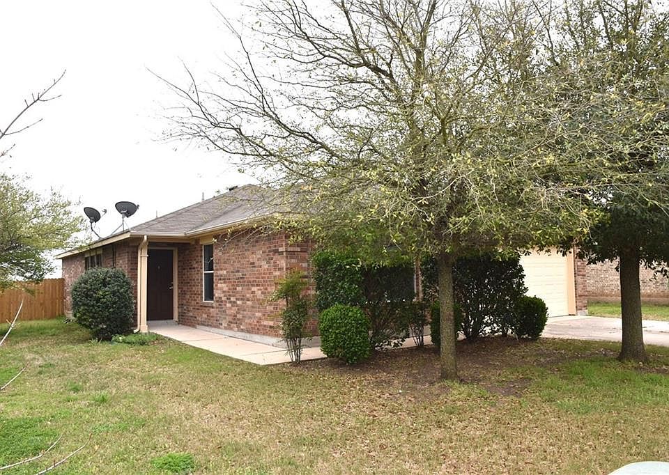 1st image of 113 Meadow Park Dr