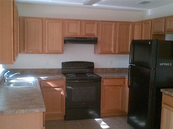 5th image of 915 Rockhill St