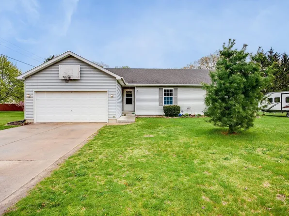 2124 Clover Rd, Mishawaka, IN 46545