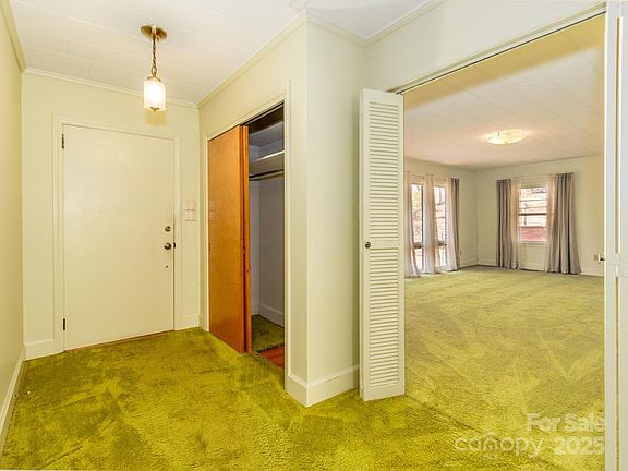 4th image of 207 Oak Dr