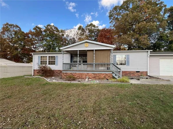 6020 Cain Forest Dr, Walkertown, NC 27051